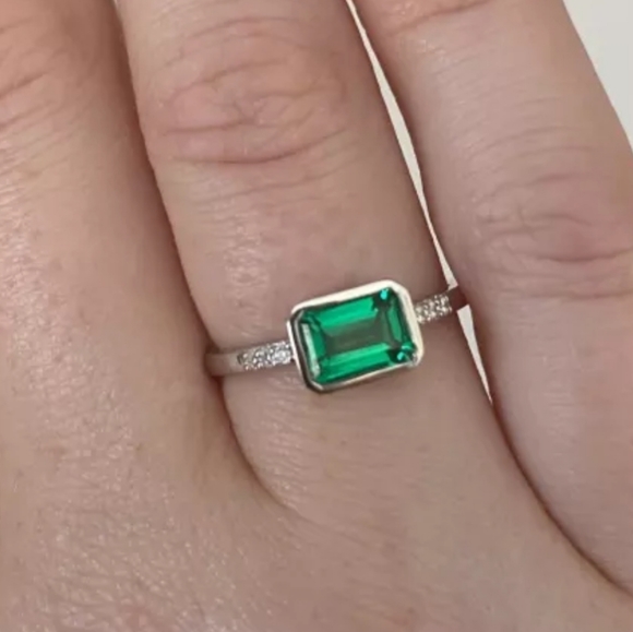 925 Sterling Silver Bezel Set Created Emerald - Picture 8 of 15